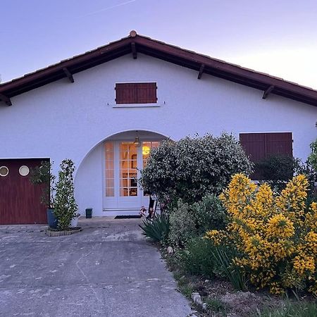 Agreable Maison Landaise Proche Du Lac Сангине Екстериор снимка