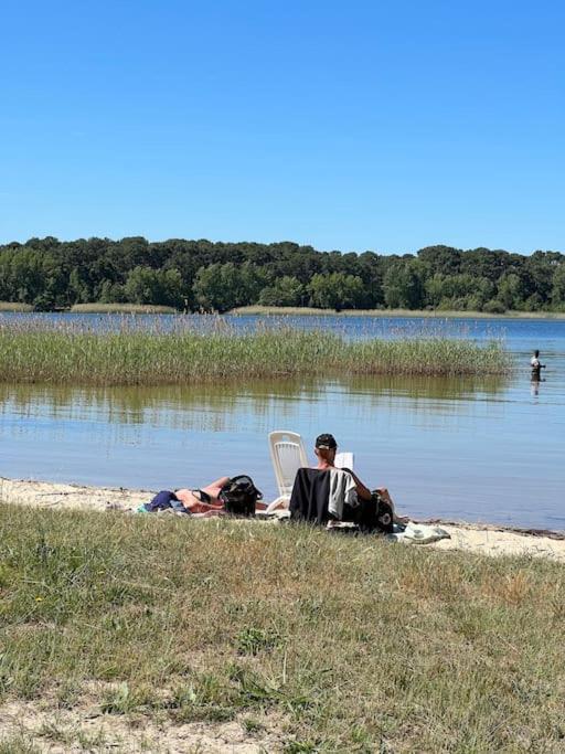 Agreable Maison Landaise Proche Du Lac Сангине Екстериор снимка