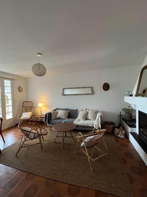 Agreable Maison Landaise Proche Du Lac Сангине Екстериор снимка
