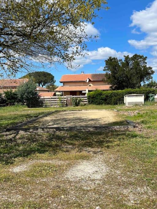 Agreable Maison Landaise Proche Du Lac Сангине Екстериор снимка
